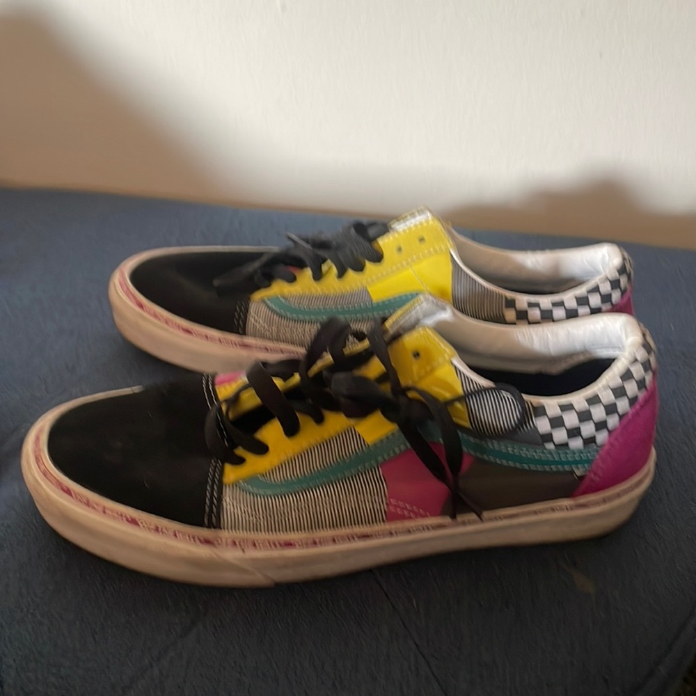 Size 9.0men 10.5women